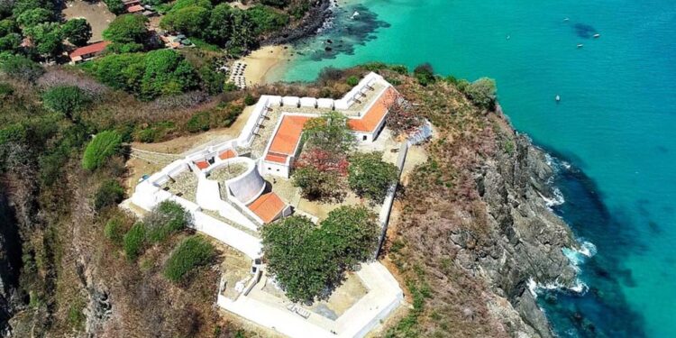 Forte dos Remédios, no Arquipélago de Fernando de Noronha