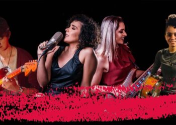 Clave de Fá faz show com sua formação composta apenas de mulheres