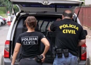 As penas, somadas, podem chegar a 15 anos de prisão em caso de condenação.