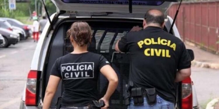 As penas, somadas, podem chegar a 15 anos de prisão em caso de condenação.