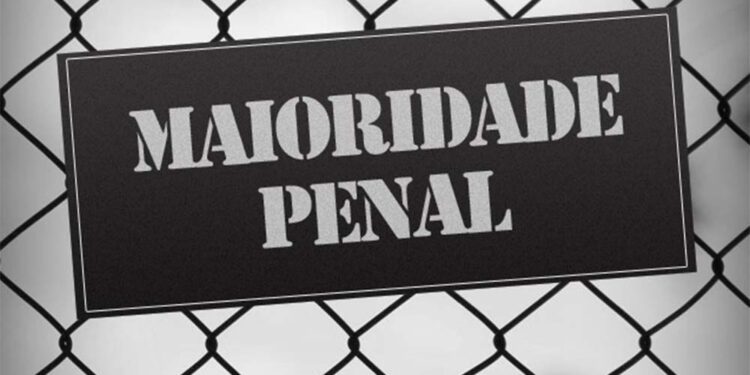 Ataque em escola de SP reacende discussão sobre maioridade penal no Congresso.