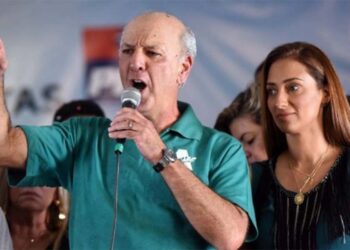 O casamento de quase 16 anos de Flávia Arruda e José Roberto chega ao fim.