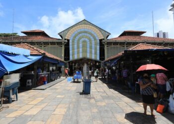 Casal de turistas Argentinos é assaltado no centro do Recife, na manhã desta quinta (16)