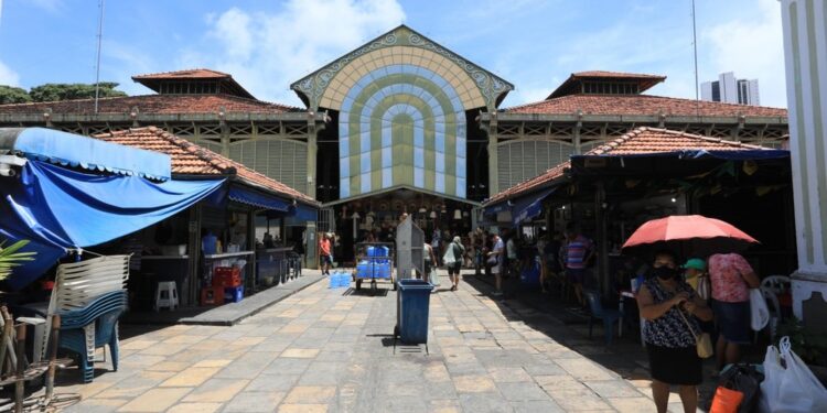 Casal de turistas Argentinos é assaltado no centro do Recife, na manhã desta quinta (16)