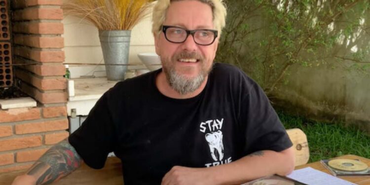 José Henrique Campos Pereira, conhecido como Canisso e um dos fundadores do grupo, faleceu nesta segunda-feira (13) aos 57 anos.