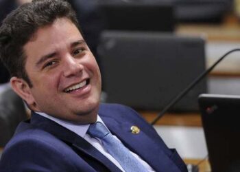O governador do Acre, Gladson Cameli (PP), durante uma sessão no Senado Federal