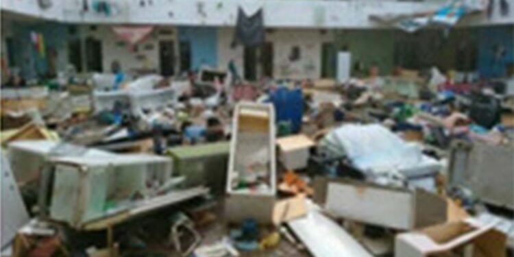 Resultado do vandalismo da polícia no pavilhão