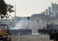 Manifestantes invadem prédios públicos na praça dos Três Poderes no 8/1