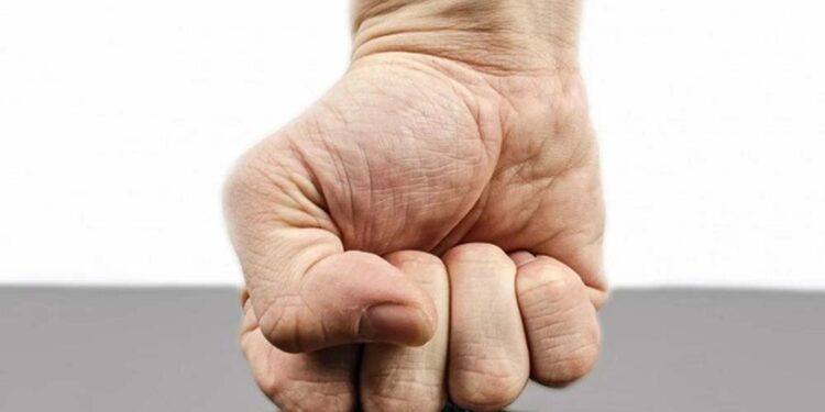 Mais um relato de agressão física no MetroRec