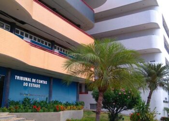 Em tribunais de contas, 30% são parentes de políticos