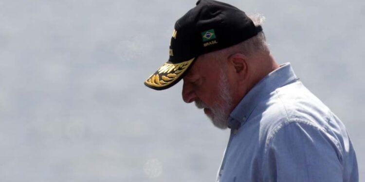 Presidente Lula foi diagnosticado com pneumonia nos exames preparatórios para a viagem