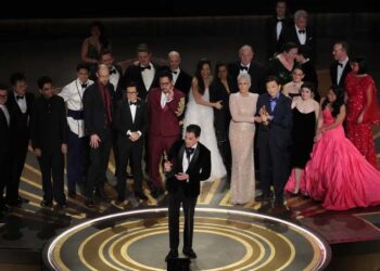 'Tudo em todo o lugar ao mesmo tempo' é grande ganhador com sete estatuetas