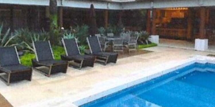 Mansão na Barra da Tijuca está avaliada em cerca de R$ 10 milhões