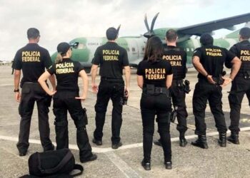 A incineração de mais de 735 kg de drogas apreendidas pela Polícia Federal de Pernambuco é um exemplo do compromisso da instituição em combater o tráfico de entorpecentes e reduzir a violência na região.