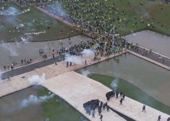 Imagens dos ataques às sedes dos três poderes em Brasília, no dia 8 de janeiro