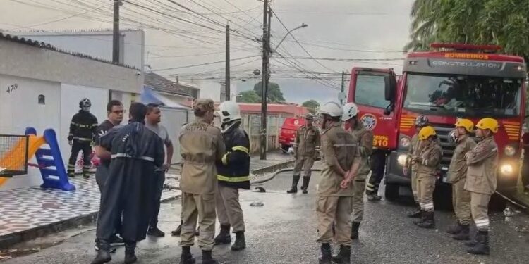 Fogo atingiu sede do Lar Paulo e Tarso, na Zona Sul da capital pernambucana, na madrugada desta sexta (14).