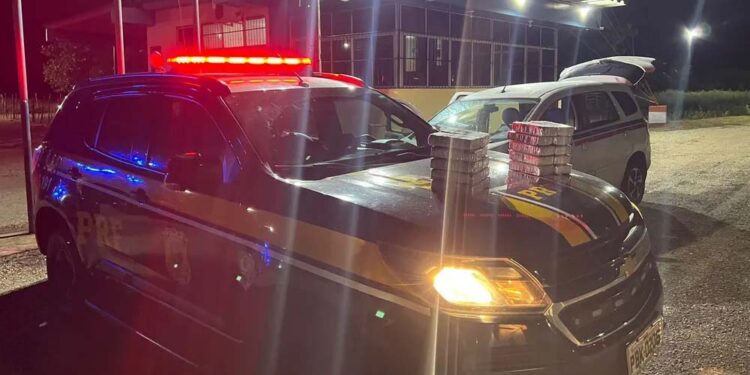 Cocaína é apreendida na BR-407 em Afrânio em Pernambuco.