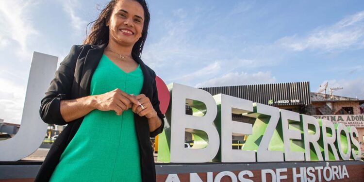 Maria Lucielle Silva Laurentino, Prefeita de Bezerros (PE)