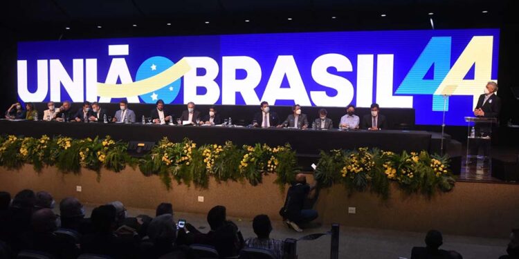 O União Brasil surgiu da fusão entre o Democratas e o Partido Social Liberal