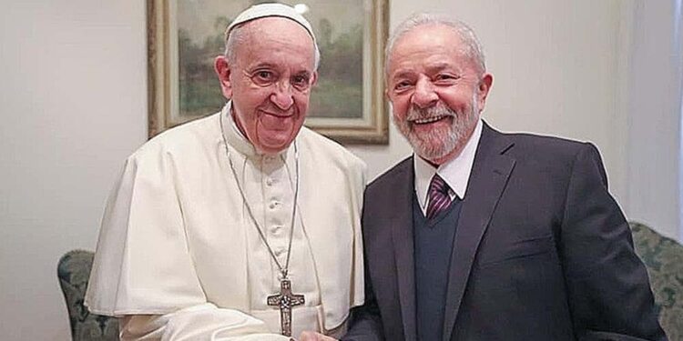 Encontro de Lula e papa Francisco em fevereiro de 2020