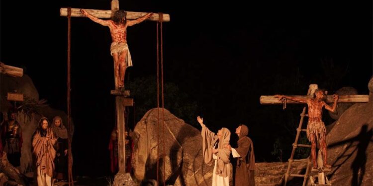 Performance da Paixão de Cristo de Nova Jerusalém