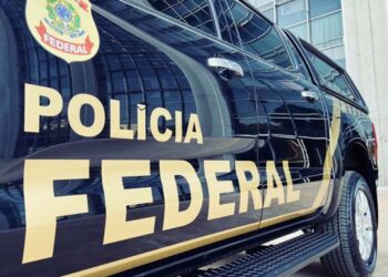 Agentes da Polícia Federal durante operação