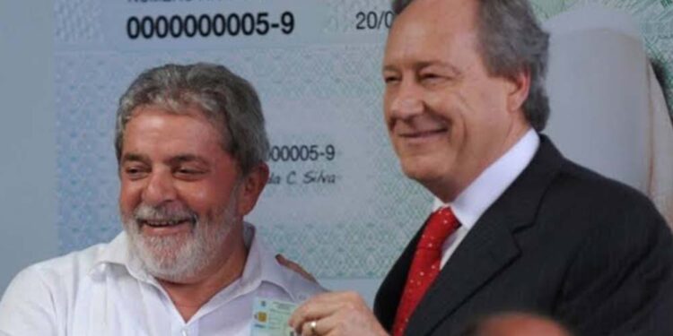 Lula (PT) ao lado de Ricardo Lewandowski