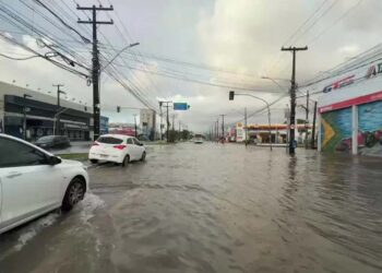 Avenida Mascarenhas de Morais, na Zona Sul do Recife