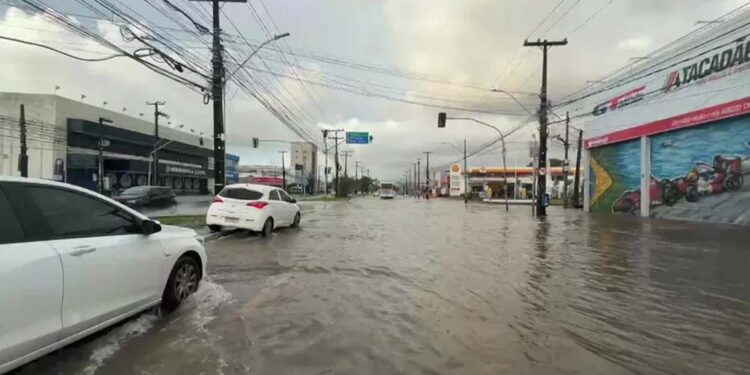 Avenida Mascarenhas de Morais, na Zona Sul do Recife