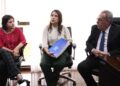 Raquel Lyra entrega relatório de 100 dias de Governo a Álvaro Porto, presidente da Alepe