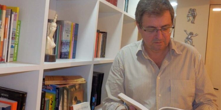 Jacques Alberto Ribemboim é um escritor, engenheiro, economista, professor e historiador brasileiro