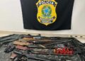 Armas e munições apreendidas em confronto com morte de garimpeiros na Terra Yanomami.