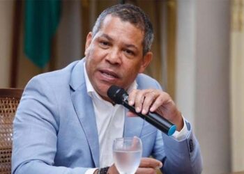 Em um vídeo publicado nas redes sociais, o prefeito Keko anunciou sua viagem a Brasília com o objetivo de buscar recursos para o município.