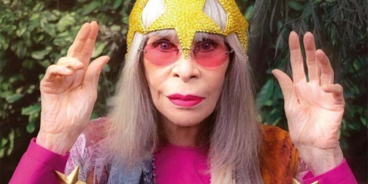 Uma das maiores cantoras e compositoras da história do Brasil, ela morreu nesta segunda (8).