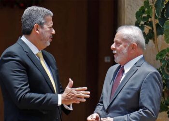 Conflitos de interesse: A relação tensa entre Lira e o governo Lula.