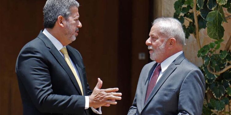 Conflitos de interesse: A relação tensa entre Lira e o governo Lula.