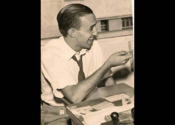 O jovem Luiz Maranhão Filho, em 1949, na redação do jornal Diário de Pernambuco