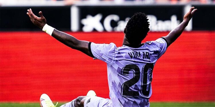 Vinícius Júnior sofre mais um caso de racismo em jogo na Espanha.