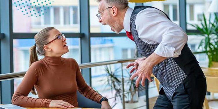 "Exoneração iminente de jornalistas em Pernambuco devido a denúncias de assédio moral.