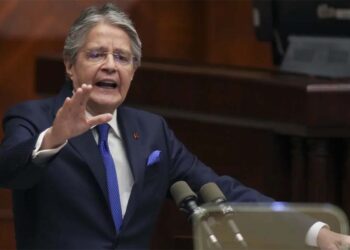 O presidente equatoriano Guillermo Lasso lançou uma cláusula constitucional para dissolver o governo.
