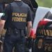 Agentes da PF durante operação