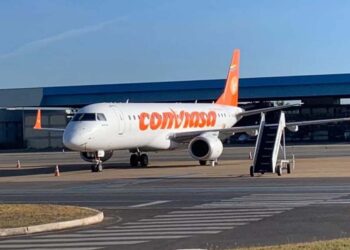 Avião da companhia venezuelana usado pela comitiva de Maduro na viagem a Brasília