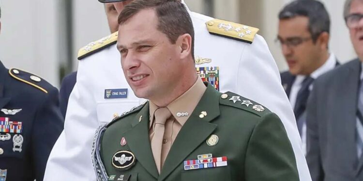 Ex-ajudante de ordens, tenente-coronel Mauro Cid