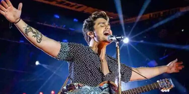 Luan Santana durante apresentação