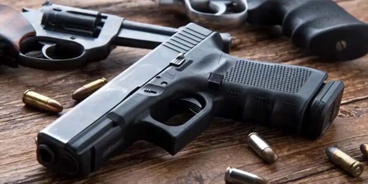 PF faz operação contra quem não recadastrou armas e possui mandado de prisão por crimes violentos