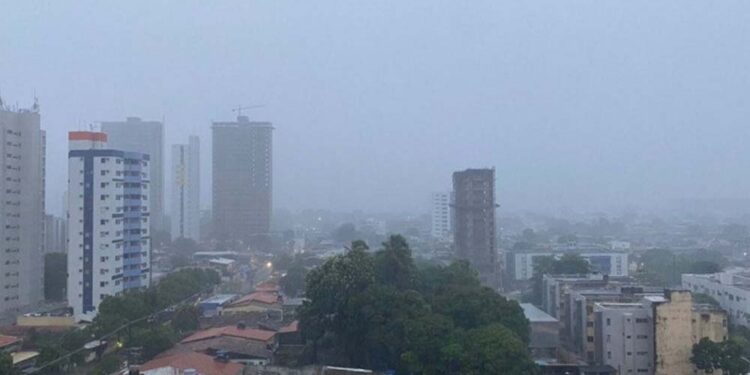 Chuva Forte na Zona Norte do Recife nas primeiras horas da manhã desta quarta-feira, 24 de maio