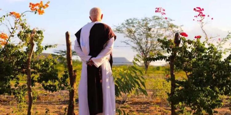 Padre Airtor Freire de Lima na Fundação Terra