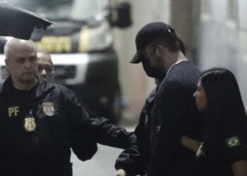 Thiago Brennand chegou ao Brasil no final da tarde de sábado (29/4)