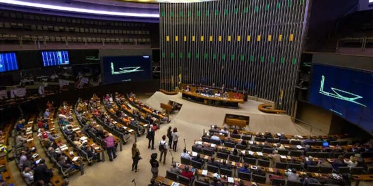 A votação acelera a análise do texto, que será votado em plenário.