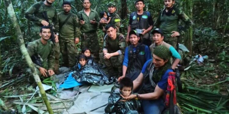 Crianças que sofreram acidente aéreo na Colômbia são encontradas com vida após 40 dias